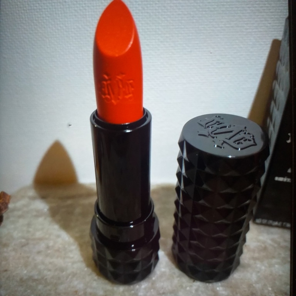 KAT VON D Studded Kiss Crème Lipstick